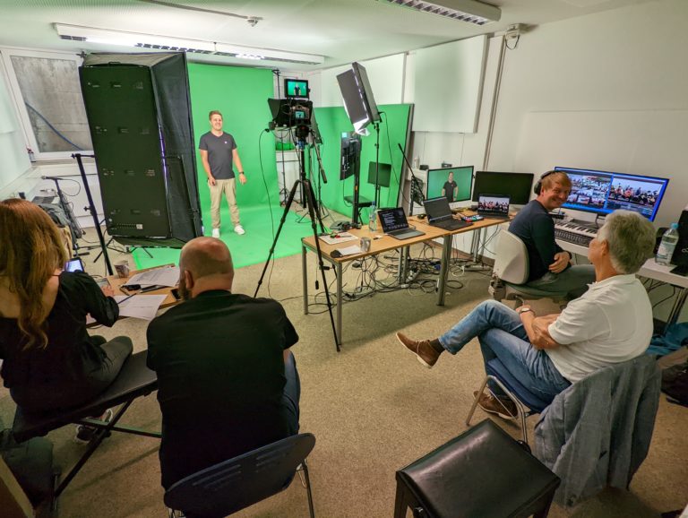 Schulbands rocken online: Professionelle Musikvideos begeistern Groß und Klein